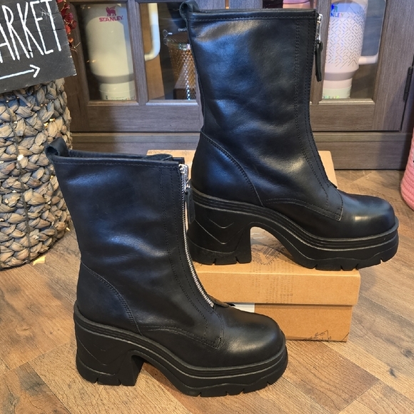 Free People Boots Myles Front Zip Boots Black Womens Size 6 NIB - Picture 2 of 10